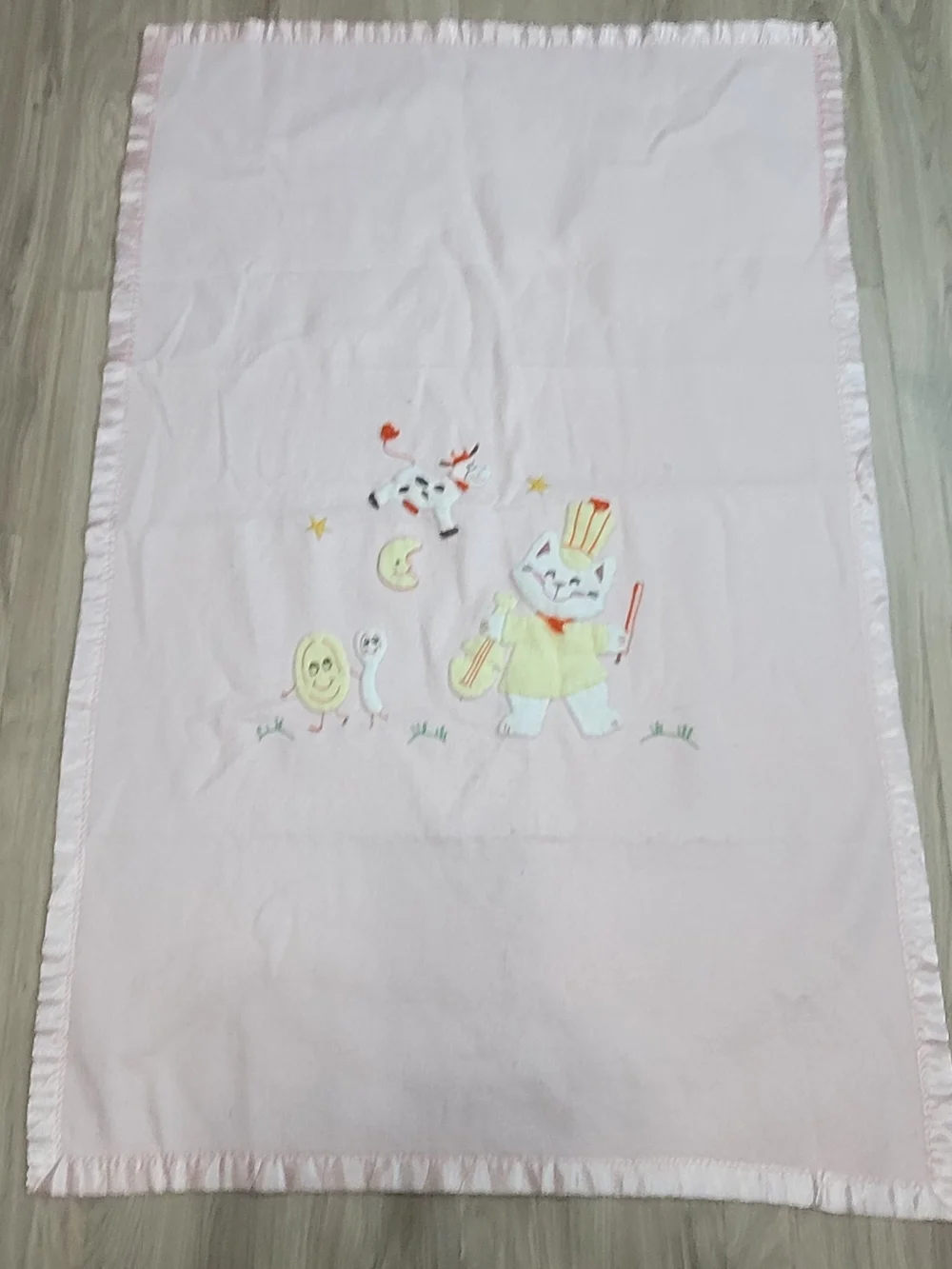 Vintage Hey Diddle Diddle Nursery Rhyme Baby Blanket Pink